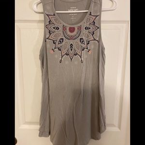 Gray tank top